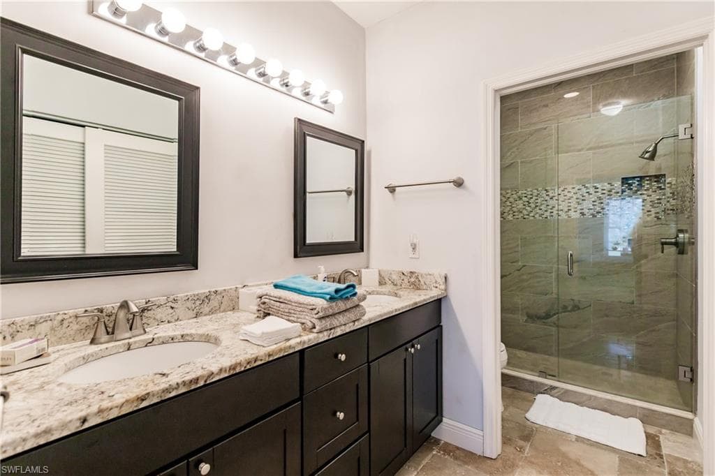 680 Wiggins Lake Dr 201, Naples, FL 34110-16