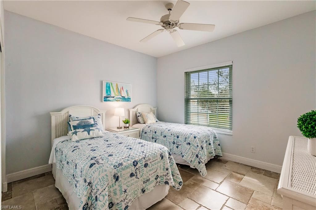 680 Wiggins Lake Dr 201, Naples, FL 34110-19