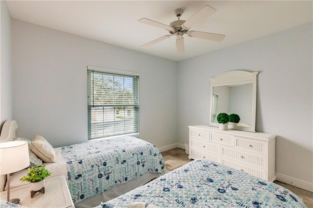 680 Wiggins Lake Dr 201, Naples, FL 34110-20