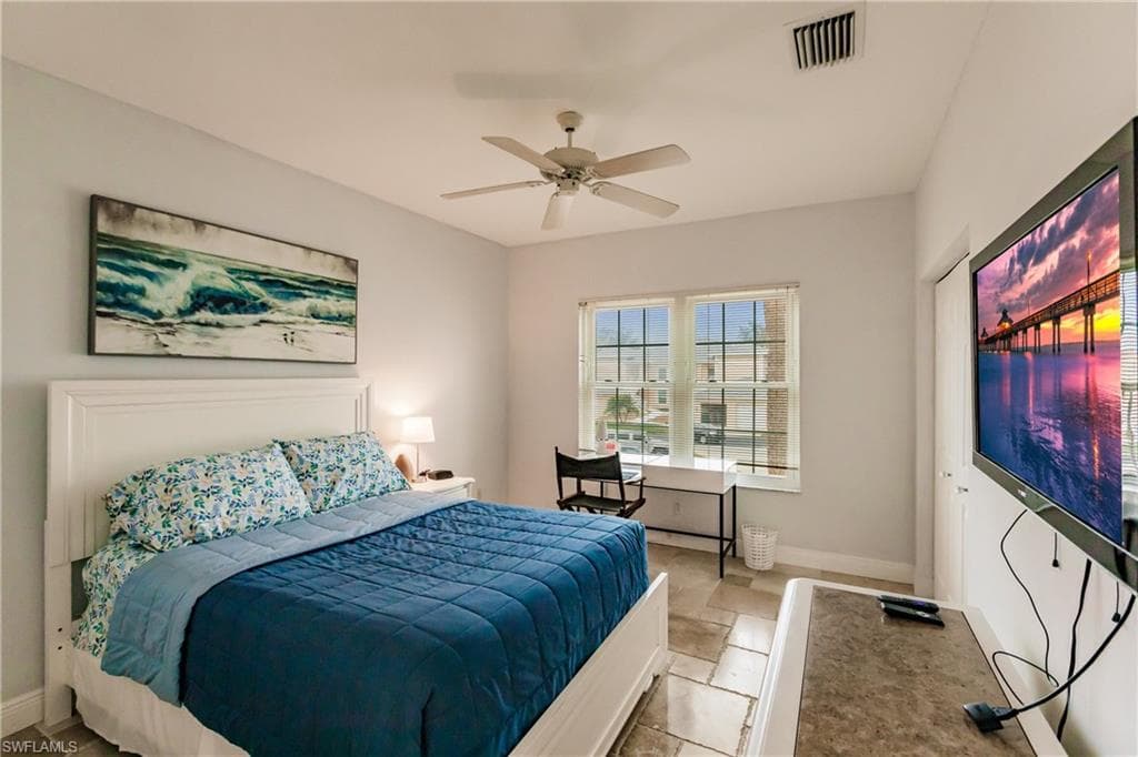 680 Wiggins Lake Dr 201, Naples, FL 34110-24