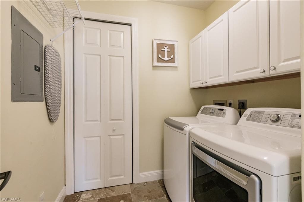 680 Wiggins Lake Dr 201, Naples, FL 34110-33