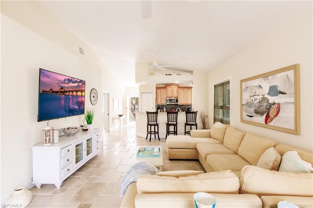 680 Wiggins Lake Dr 201, Naples, FL 34110-4