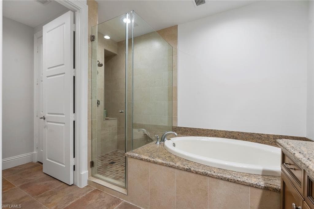 1001 10th Ave S C-1, Naples, FL 34102-27