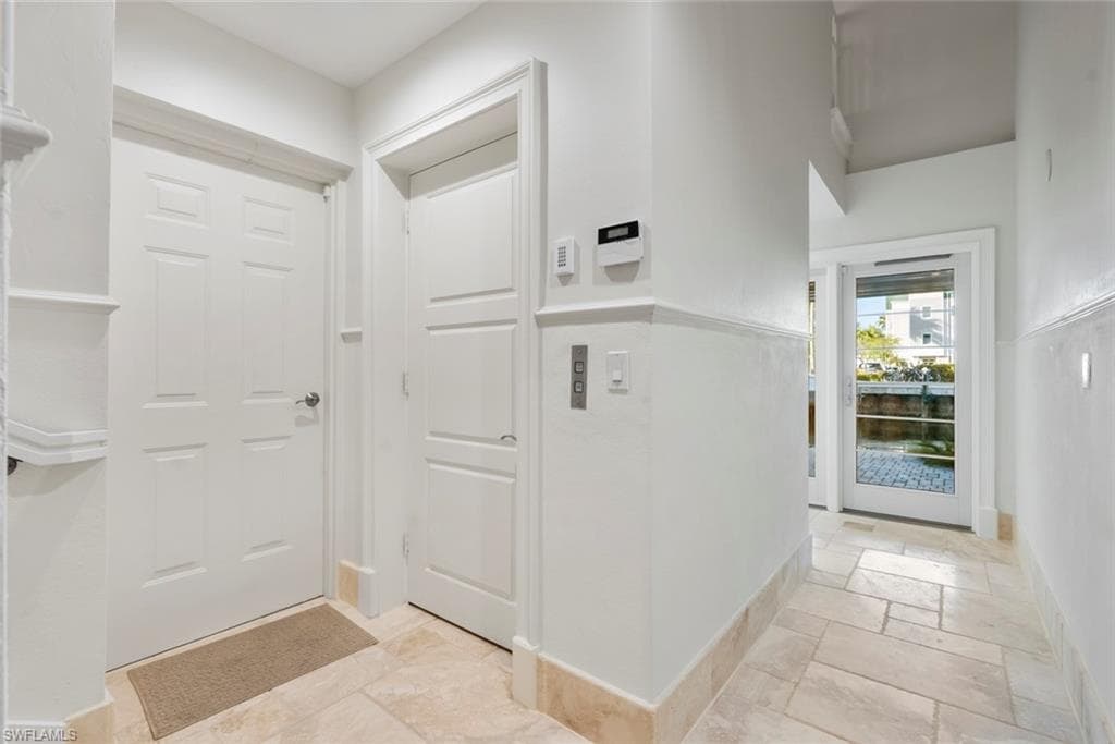 1001 10th Ave S C-1, Naples, FL 34102-29