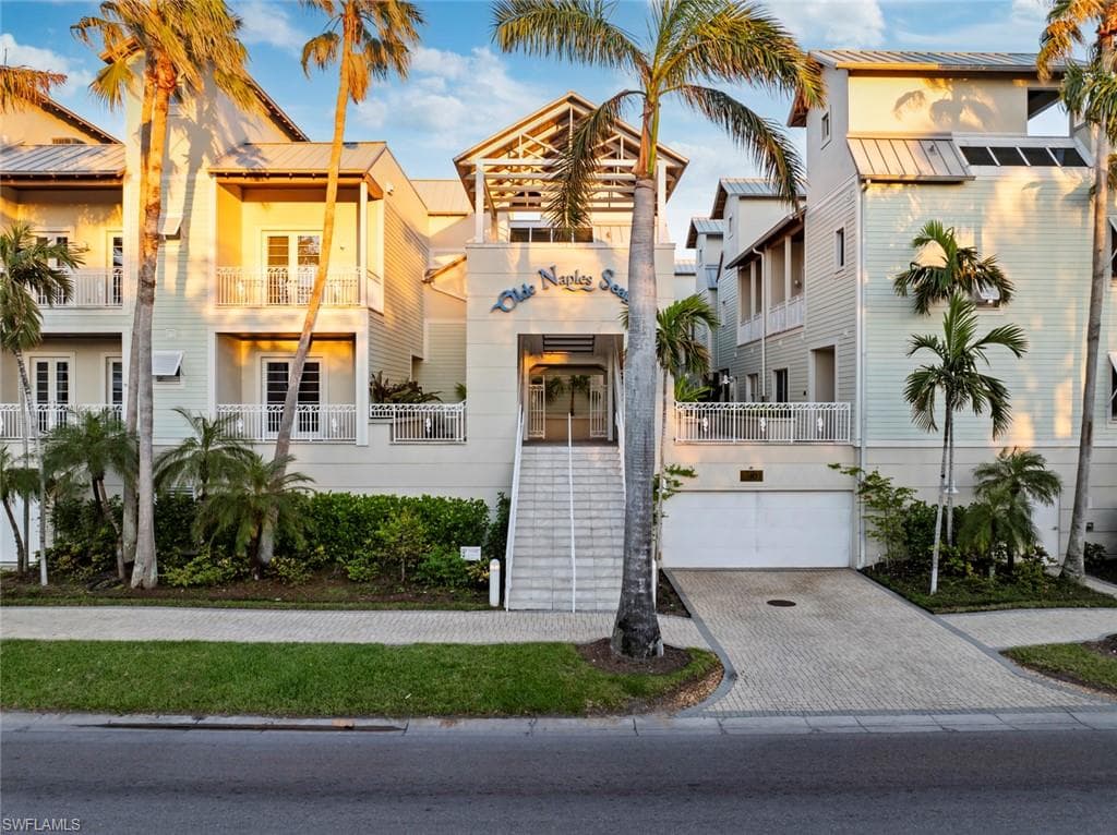 1001 10th Ave S C-1, Naples, FL 34102-32