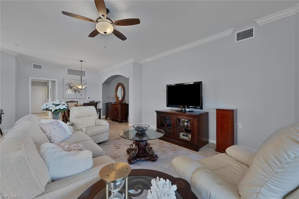 10610 Smokehouse Bay Dr 102, Naples, FL 34120-4
