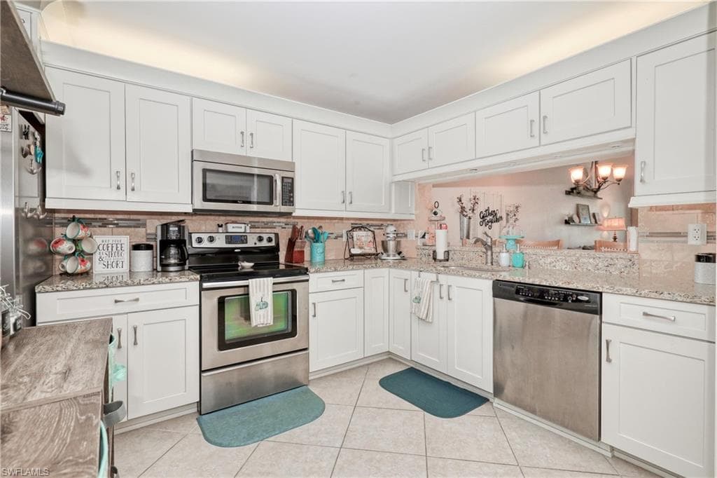 1140 Sarah Jean Cir C-205, Naples, FL 34110-10
