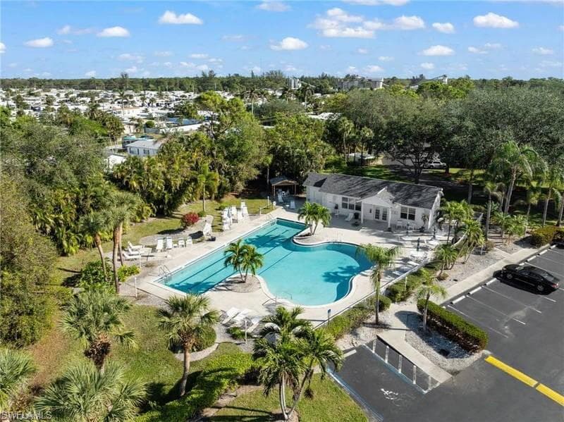 1140 Sarah Jean Cir C-205, Naples, FL 34110-30