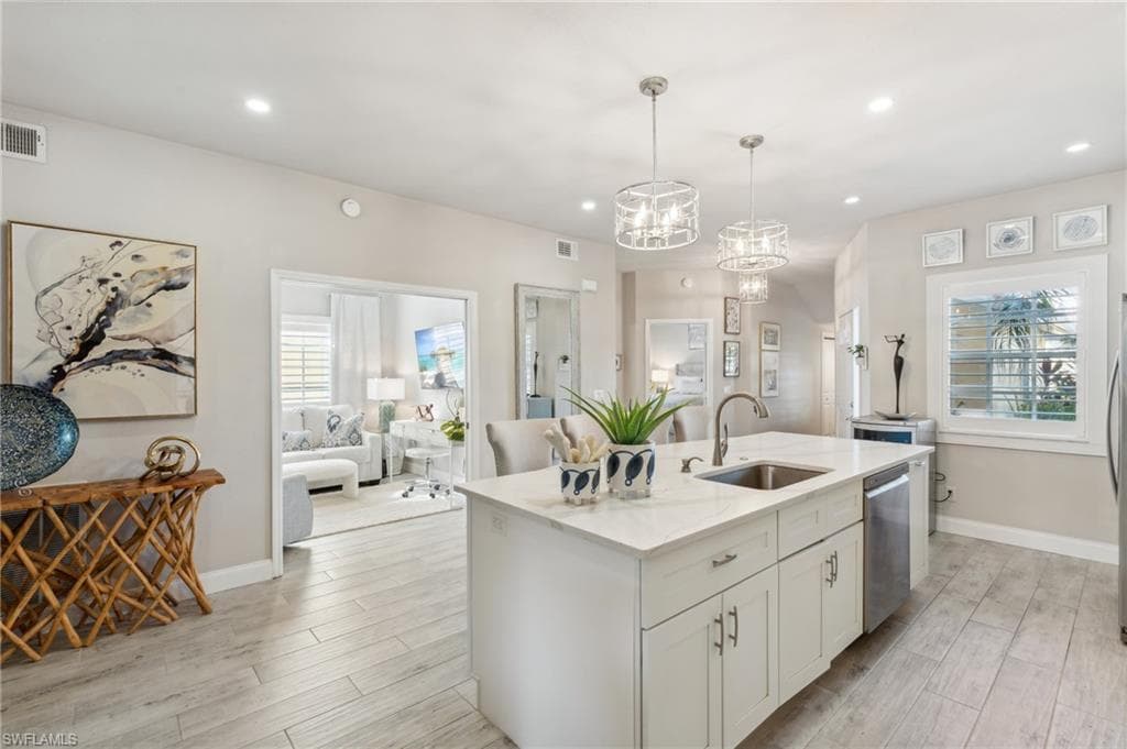1747 Reuven Cir 1703, Naples, FL 34112-4