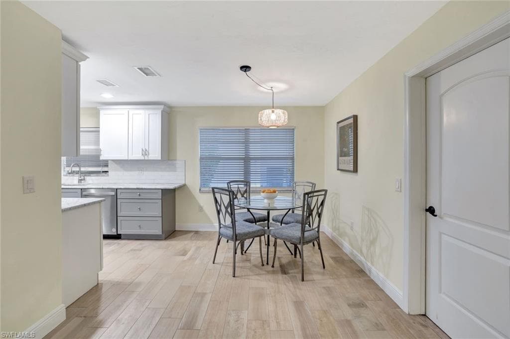 807 108th Ave N, Naples, FL 34108-11