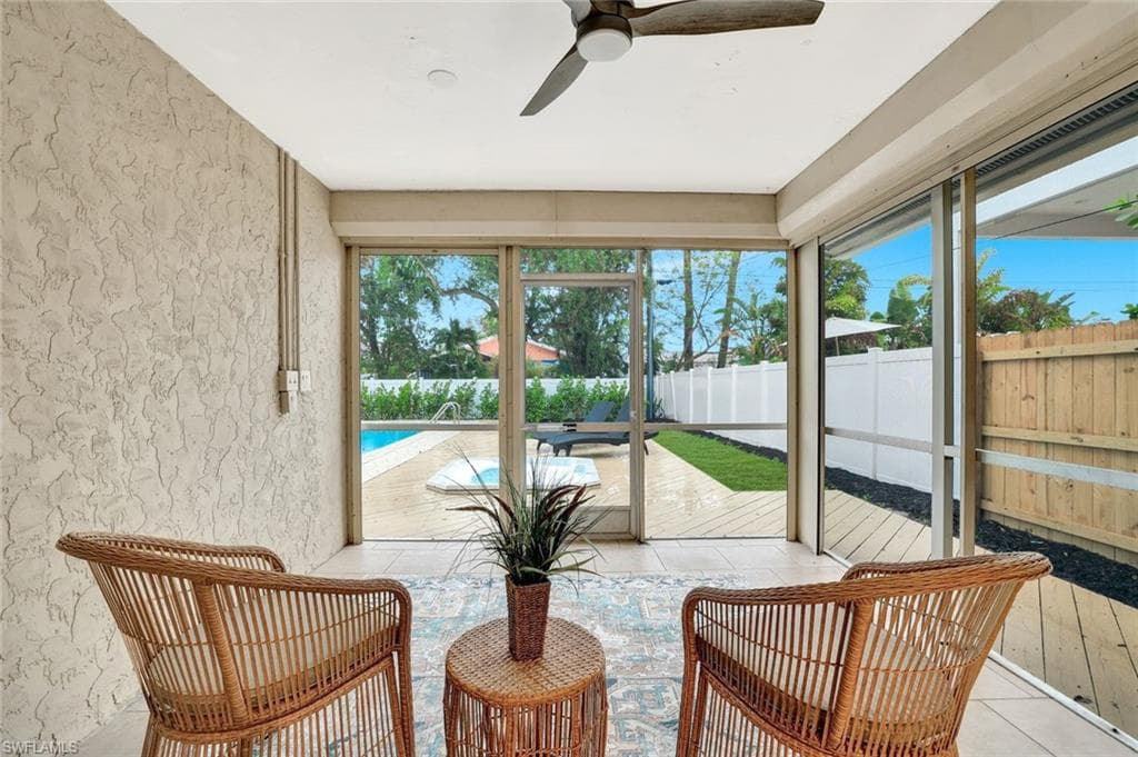 807 108th Ave N, Naples, FL 34108-21