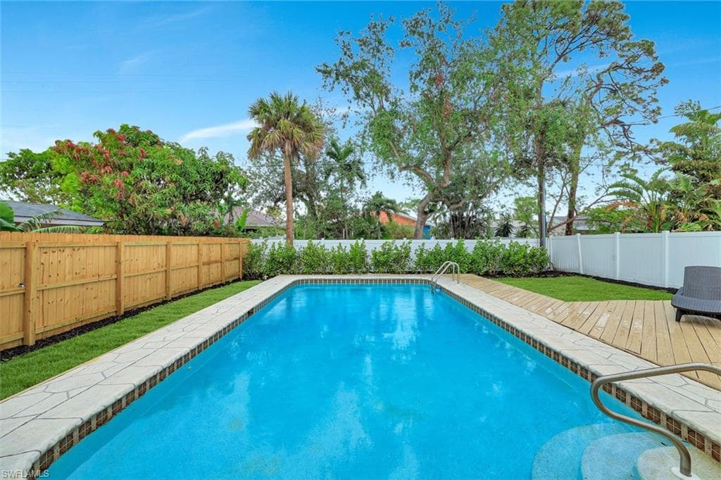 807 108th Ave N, Naples, FL 34108-26