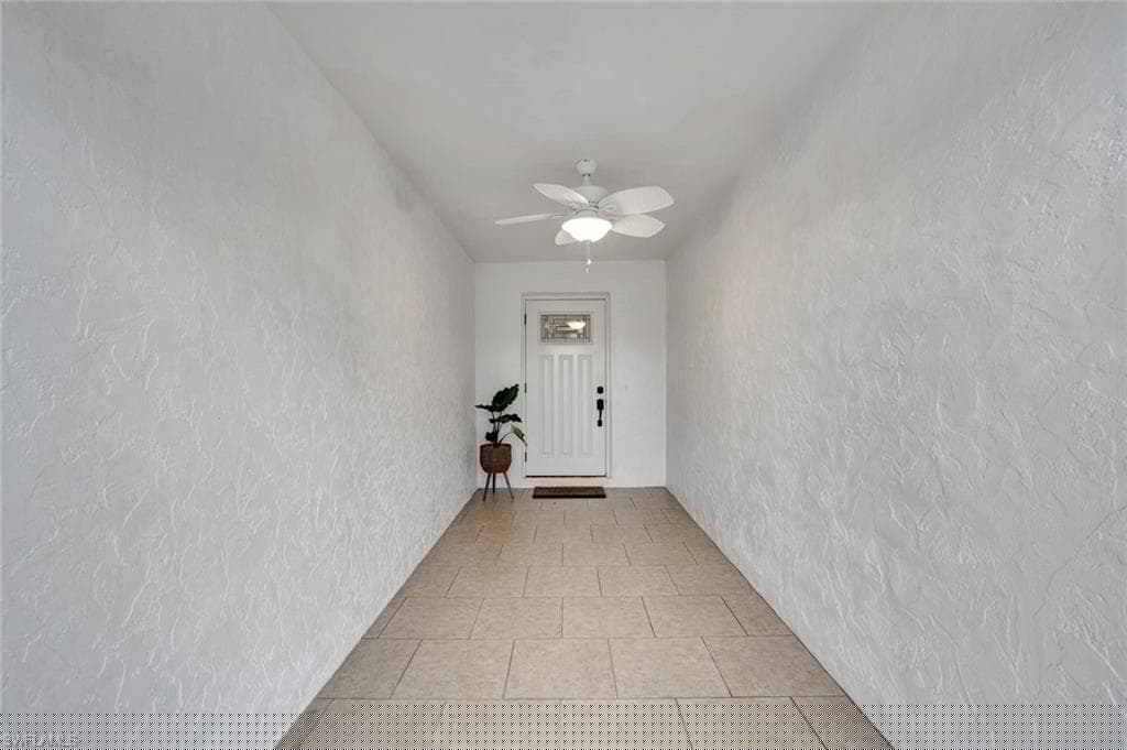 807 108th Ave N, Naples, FL 34108-5