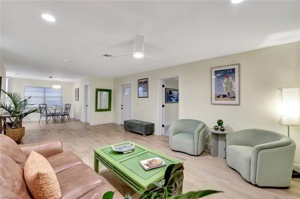 807 108th Ave N, Naples, FL 34108-8