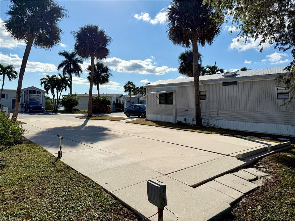349 Bobcat Run, Naples, FL 34114-4