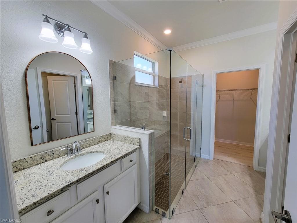 1696 Alameda Dr, Naples, FL 34120-9