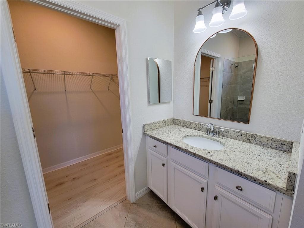 1696 Alameda Dr, Naples, FL 34120-10