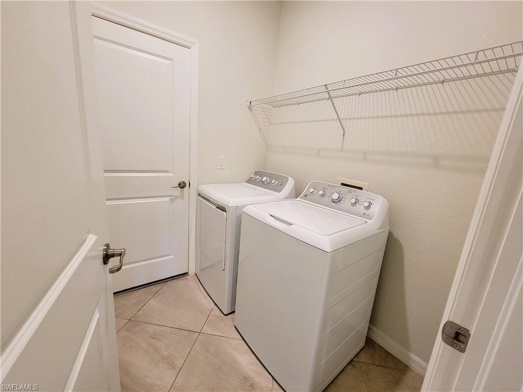 1696 Alameda Dr, Naples, FL 34120-13