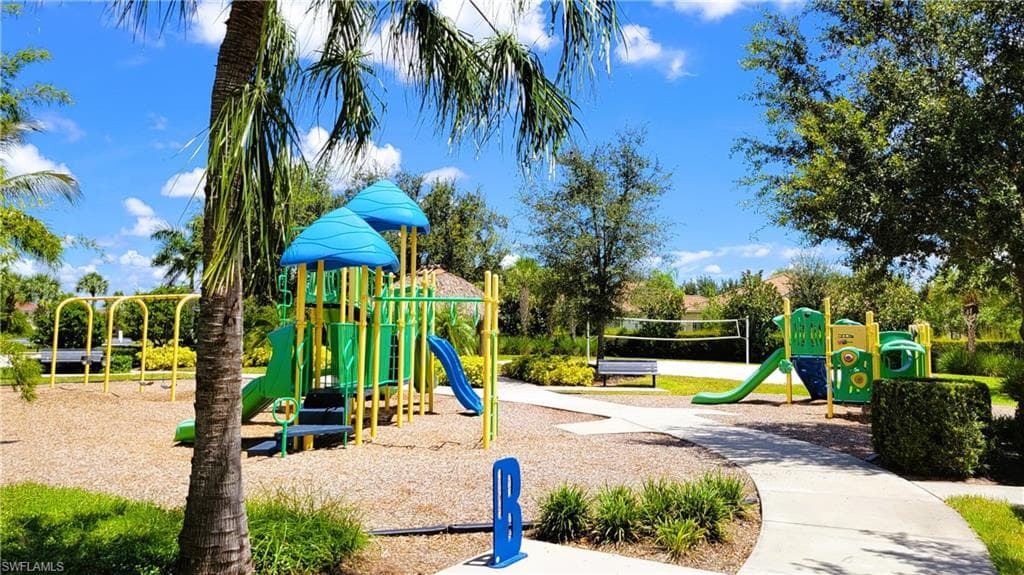 1696 Alameda Dr, Naples, FL 34120-22