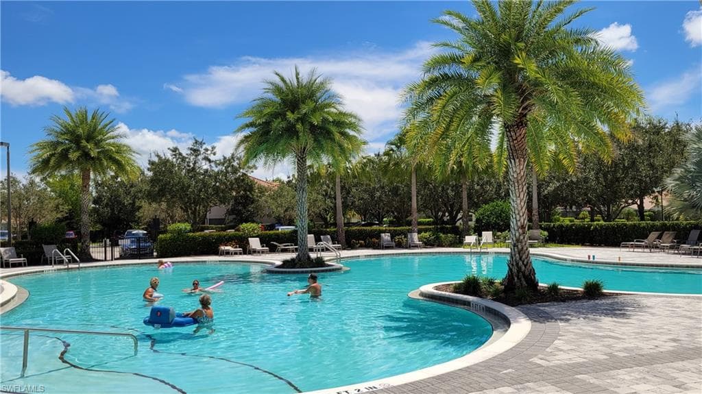 1696 Alameda Dr, Naples, FL 34120-4