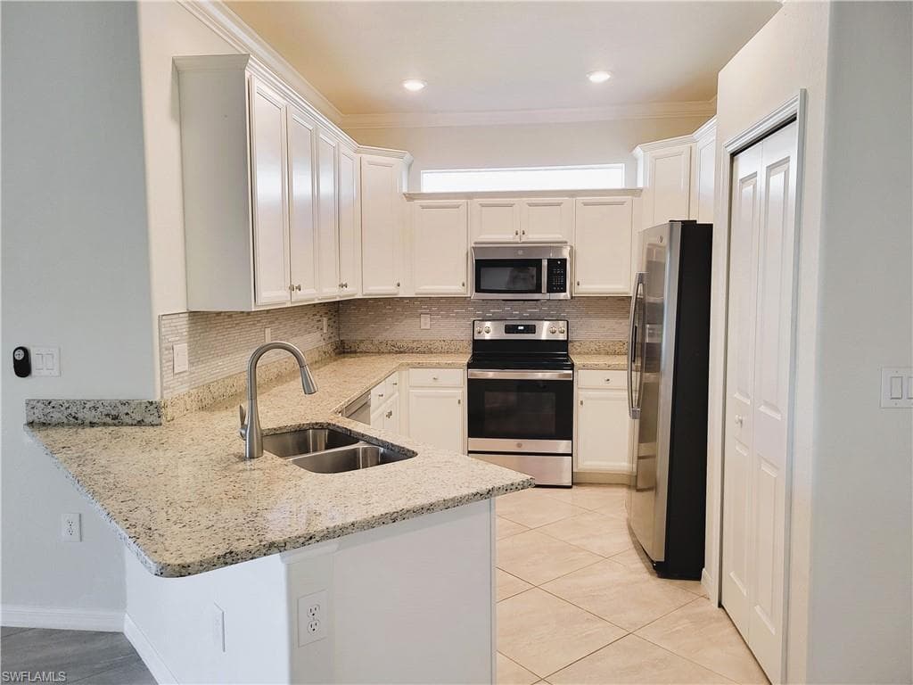 1696 Alameda Dr, Naples, FL 34120-5