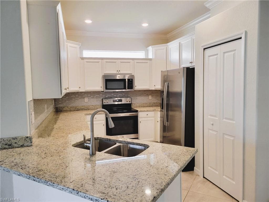 1696 Alameda Dr, Naples, FL 34120-6
