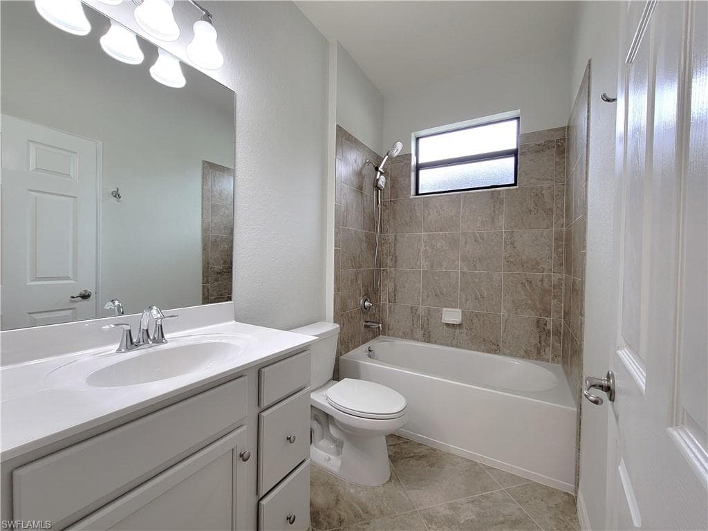 9183 Woodhurst Dr, Naples, FL 34120-11