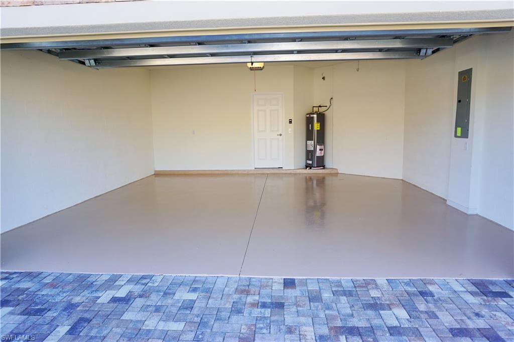 9183 Woodhurst Dr, Naples, FL 34120-15