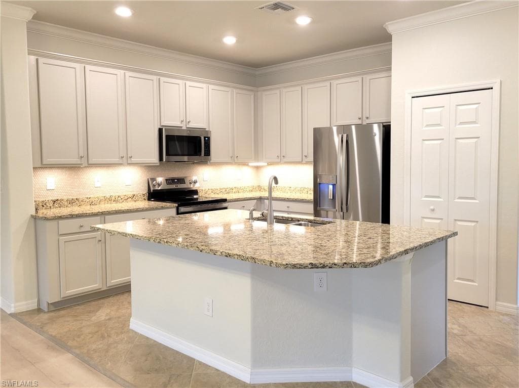 9183 Woodhurst Dr, Naples, FL 34120-5