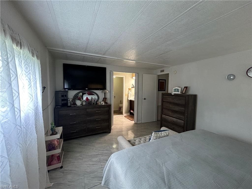 857 Manatee Rd, Naples, FL 34114-14