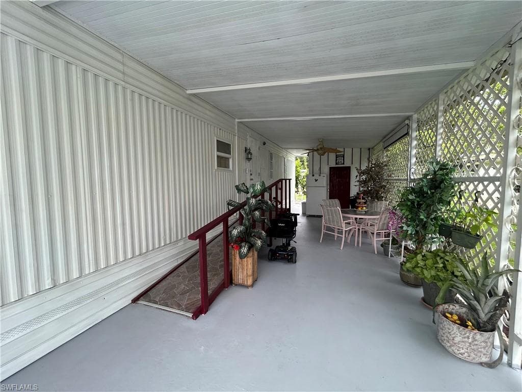 857 Manatee Rd, Naples, FL 34114-17