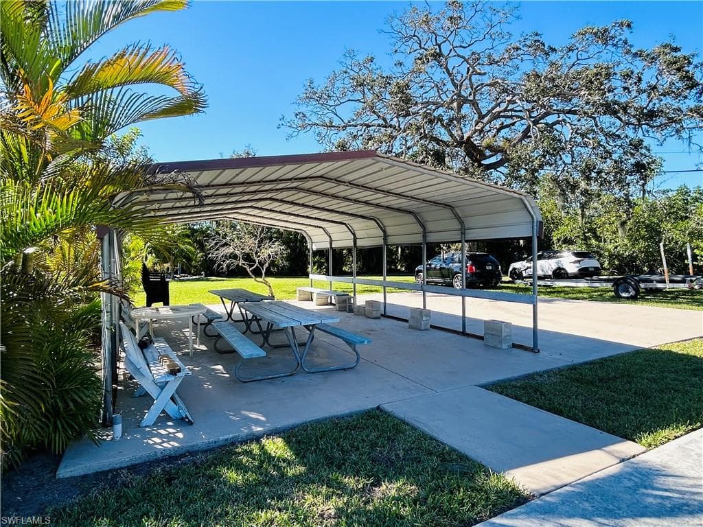 857 Manatee Rd, Naples, FL 34114-23