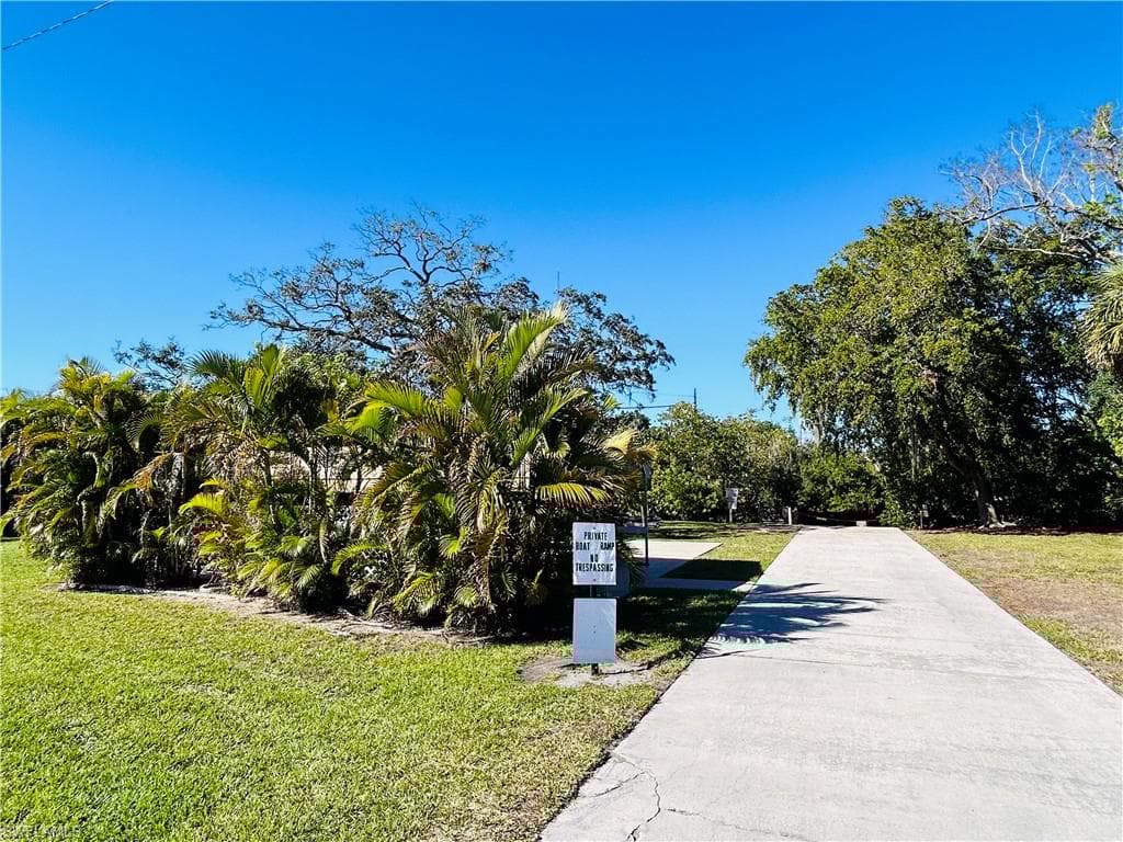 857 Manatee Rd, Naples, FL 34114-24