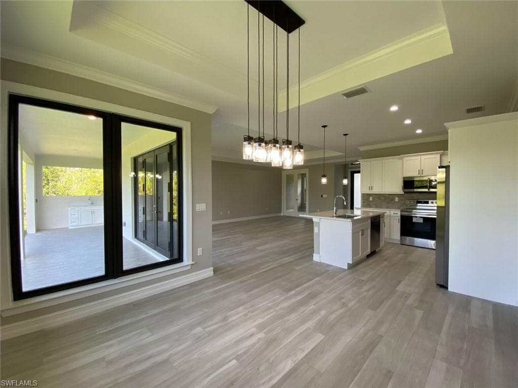 2370 16th Ave NE, Naples, FL 34120-6