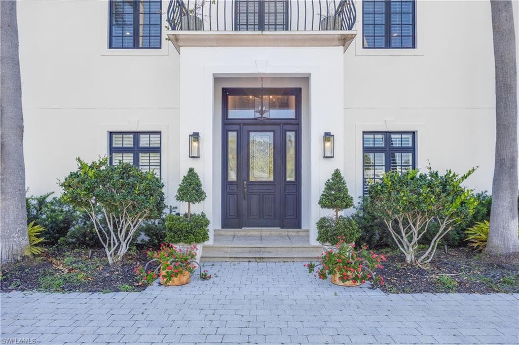 55 Burning Tree Dr, Naples, FL 34105-5