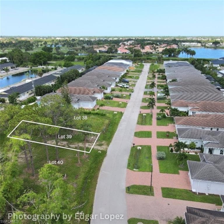 Linda Dr, Naples, FL 34112-2