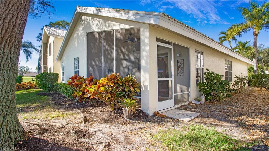 1562 Weybridge Cir 31, Naples, FL 34110-24