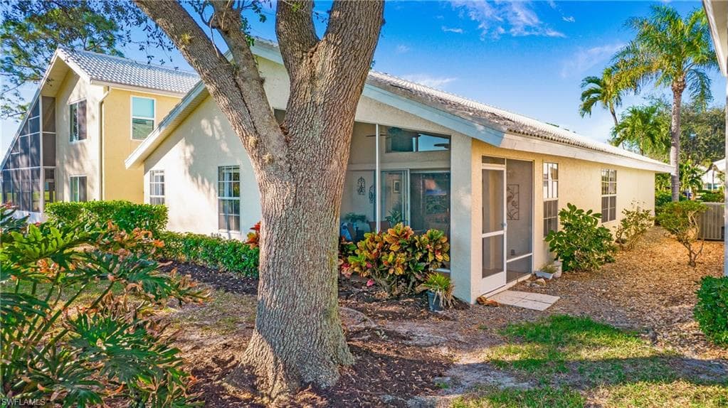 1562 Weybridge Cir 31, Naples, FL 34110-25