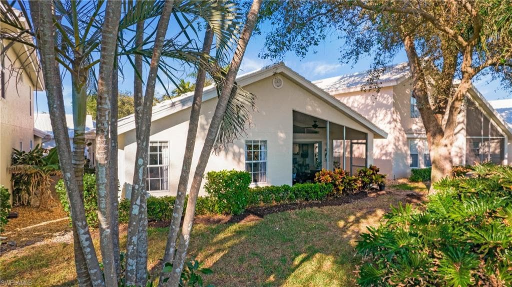 1562 Weybridge Cir 31, Naples, FL 34110-27
