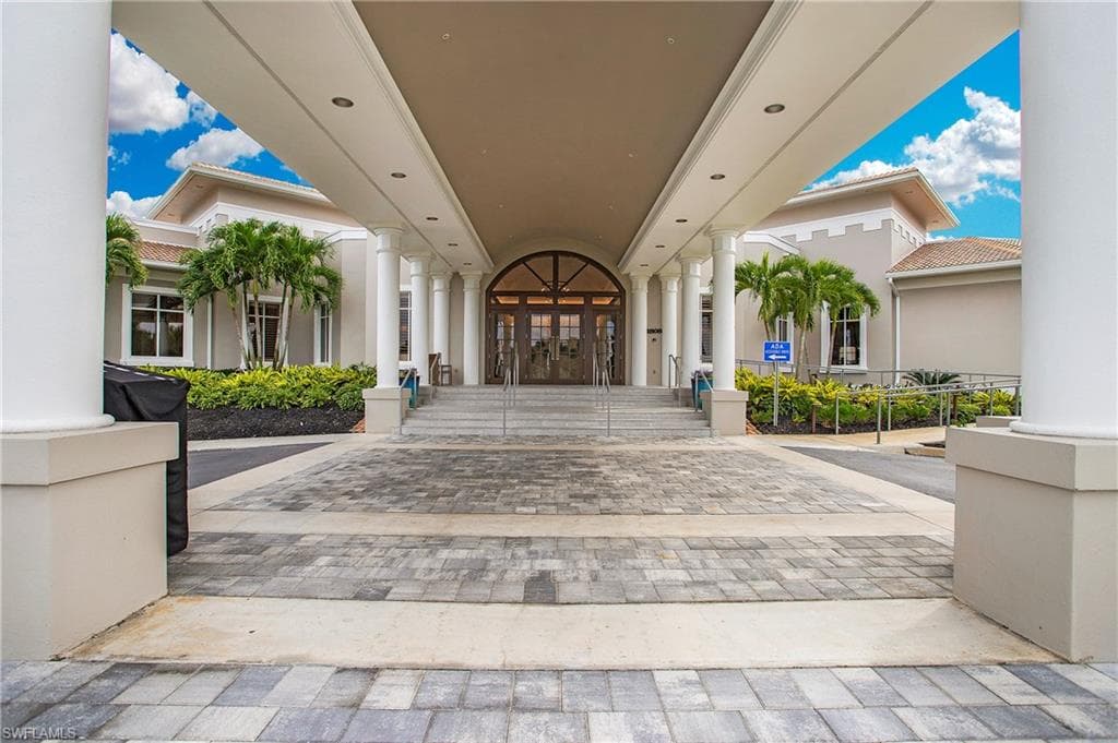 1562 Weybridge Cir 31, Naples, FL 34110-40