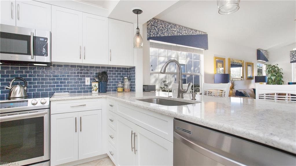 1562 Weybridge Cir 31, Naples, FL 34110-4