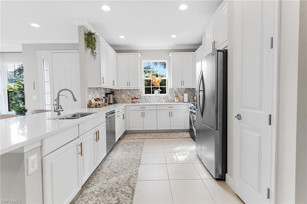 8070 Calle Canovas St, Naples, FL 34114-16