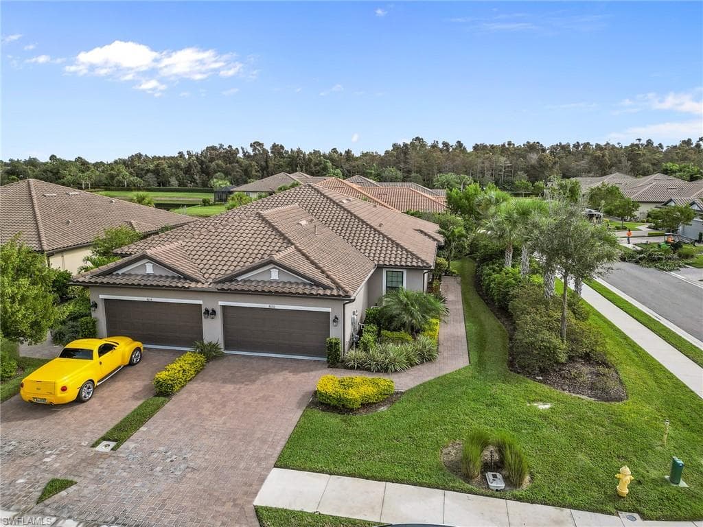 8070 Calle Canovas St, Naples, FL 34114-1