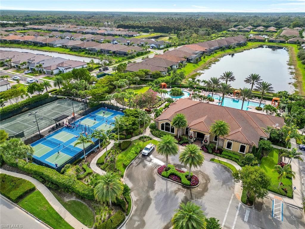 8070 Calle Canovas St, Naples, FL 34114-4