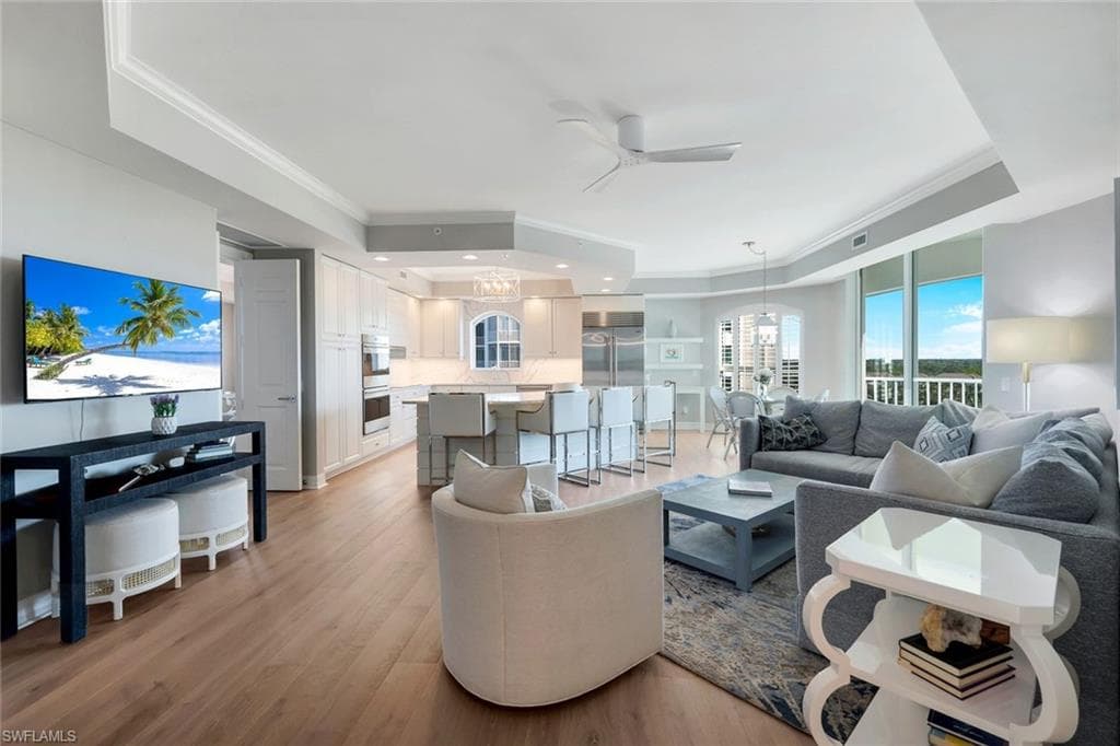 295 Grande Way 606, Naples, FL 34110-9