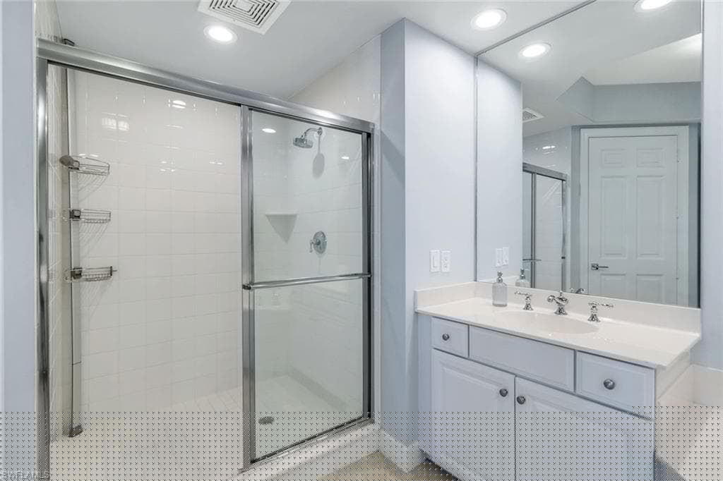 295 Grande Way 606, Naples, FL 34110-20