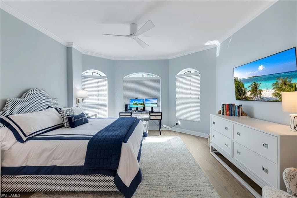 295 Grande Way 606, Naples, FL 34110-21