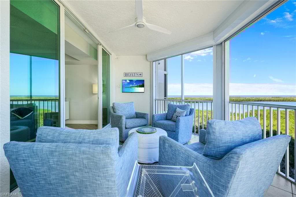 295 Grande Way 606, Naples, FL 34110-29