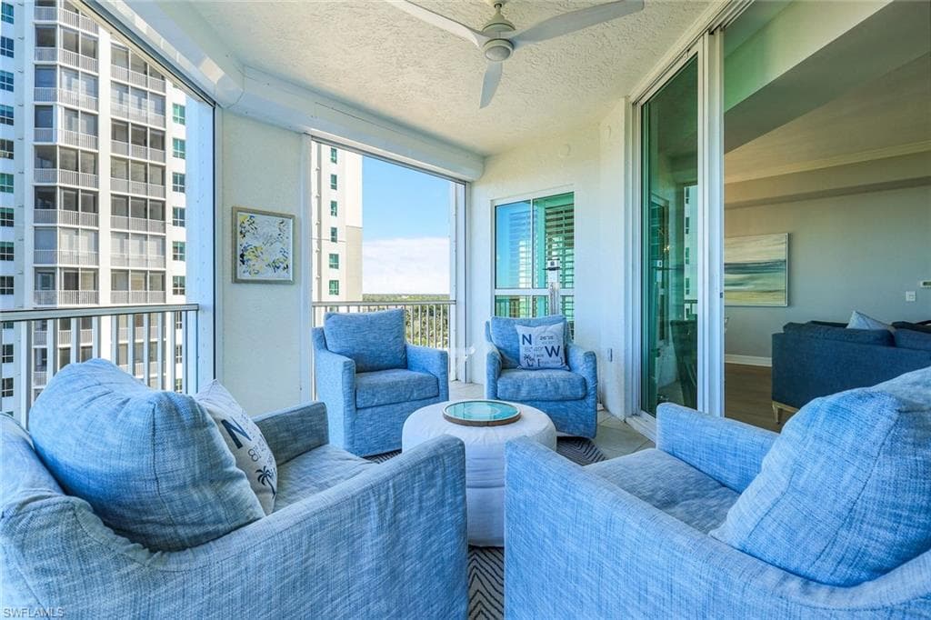 295 Grande Way 606, Naples, FL 34110-30