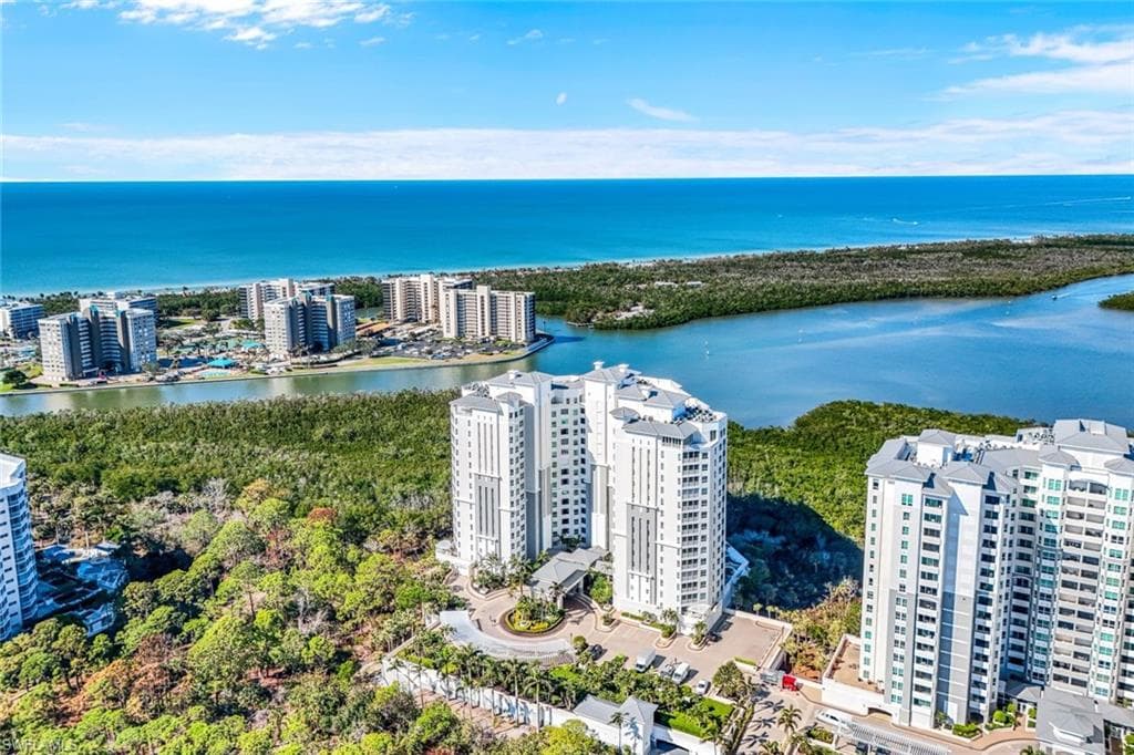 295 Grande Way 606, Naples, FL 34110-31